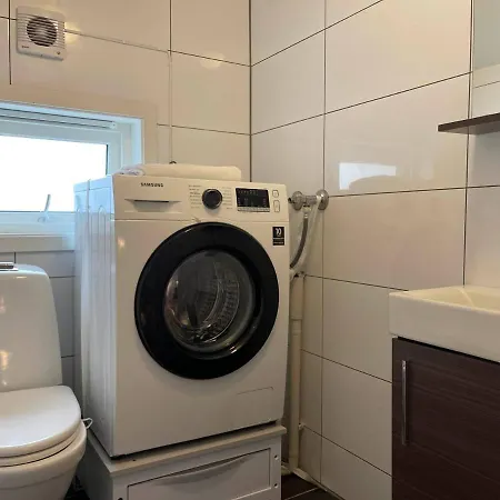 Central 2 Bedroom Near Sea *