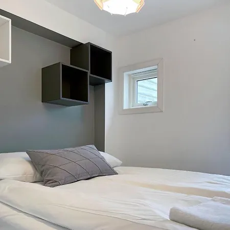 Apartment Central 2 Bedroom Near Sea *