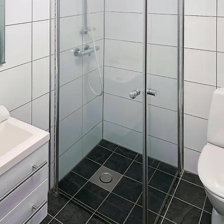 Central 2 Bedroom Near Sea *
