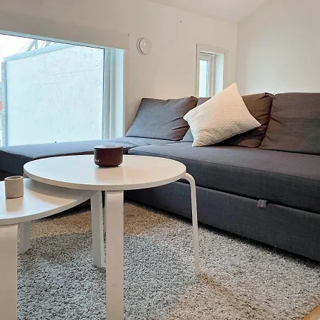 Central 2 Bedroom Near Sea Apartment