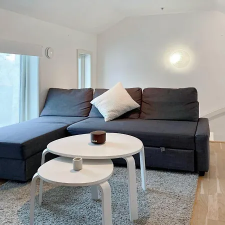 Apartment Central 2 Bedroom Near Sea